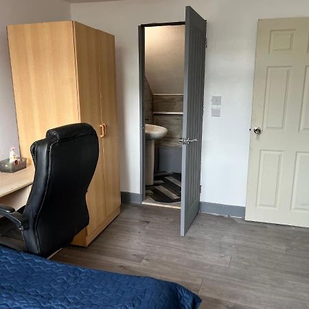 Budget Double En-Suite Bedroom Sheffield Bagian luar foto