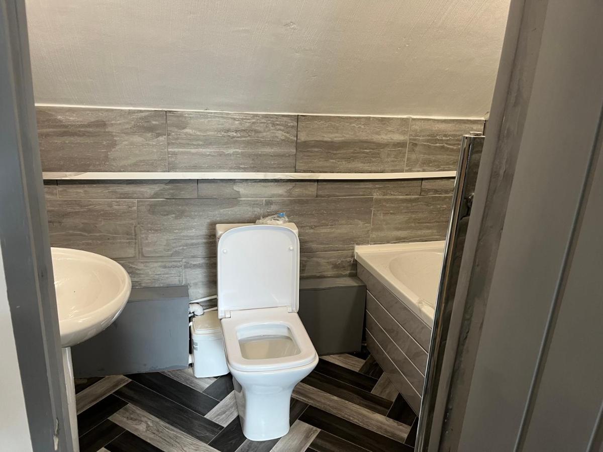 Budget Double En-Suite Bedroom Sheffield Bagian luar foto