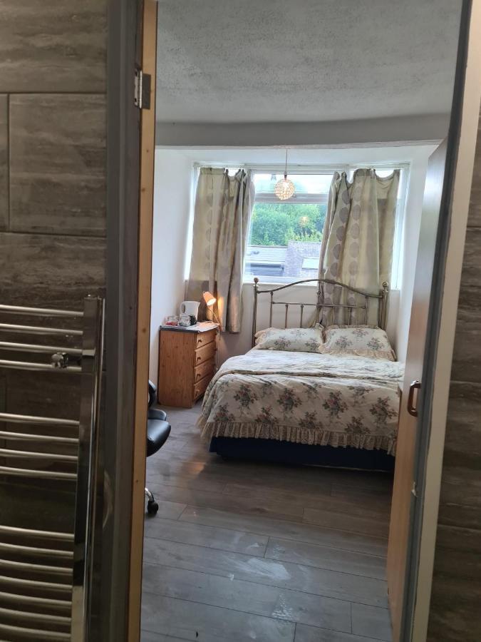 Budget Double En-Suite Bedroom Sheffield Bagian luar foto