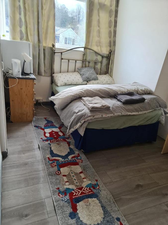 Budget Double En-Suite Bedroom Sheffield Bagian luar foto